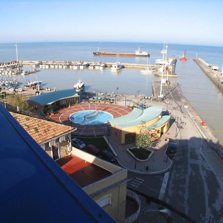Residence Darsena Cattolica Exterior photo