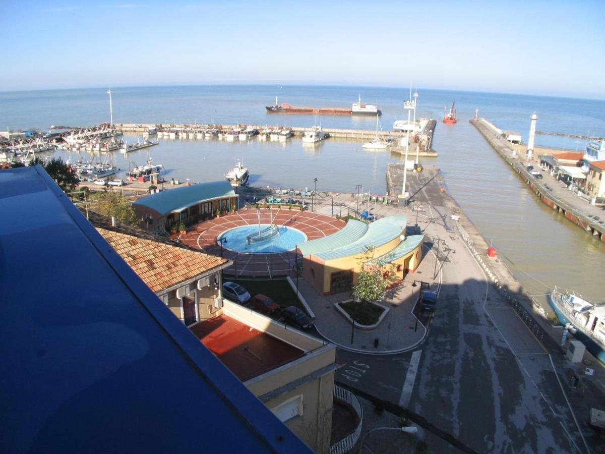 Residence Darsena Cattolica Exterior photo