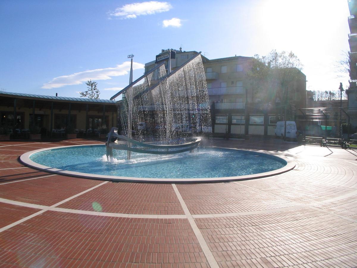 Residence Darsena Cattolica Exterior photo