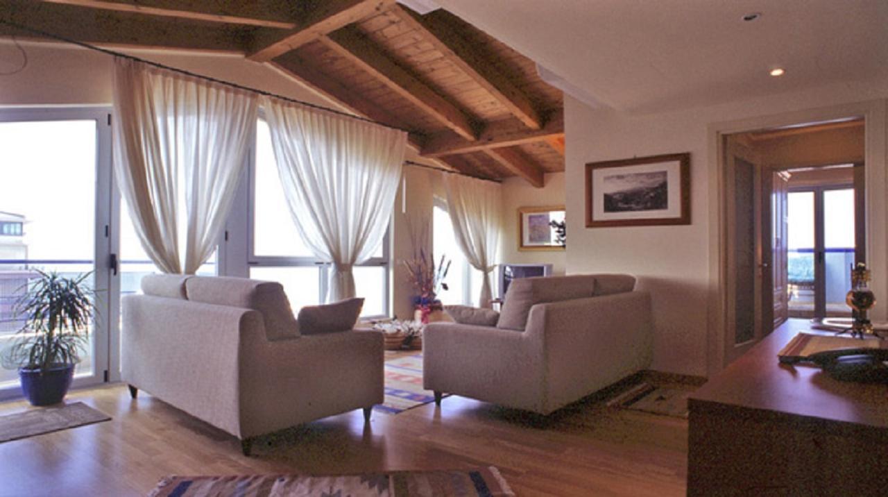 Residence Darsena Cattolica Exterior photo